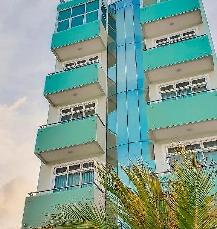 Acacia Beach Hotel Hulhumalé Extérieur photo