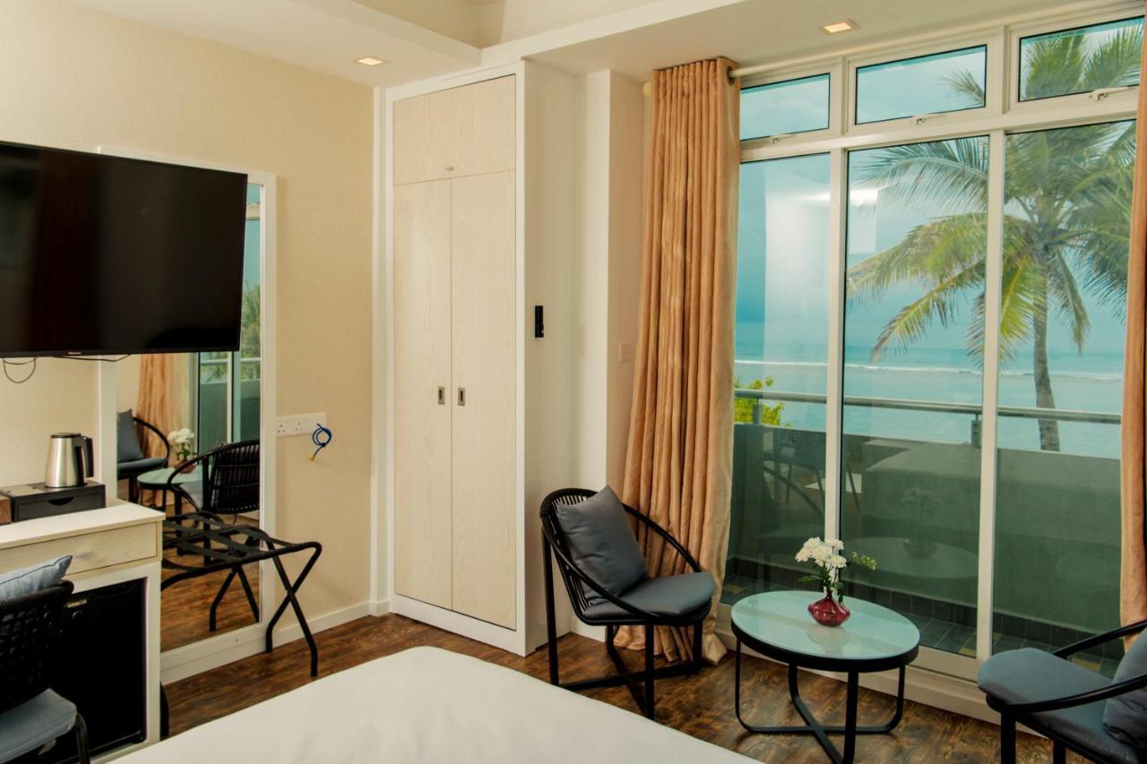 Acacia Beach Hotel Hulhumalé Extérieur photo