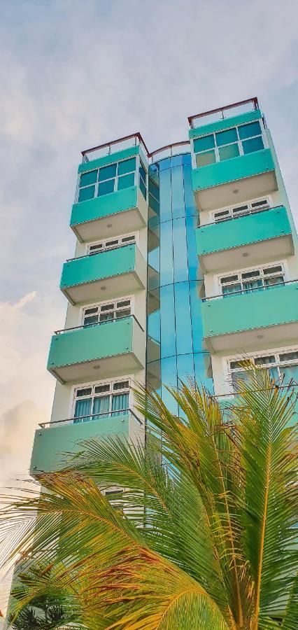 Acacia Beach Hotel Hulhumalé Extérieur photo