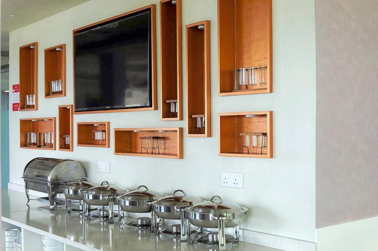 Acacia Beach Hotel Hulhumalé Extérieur photo